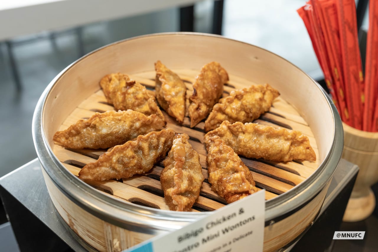 Bibigo Chicken & Cilantro Mini Wontons