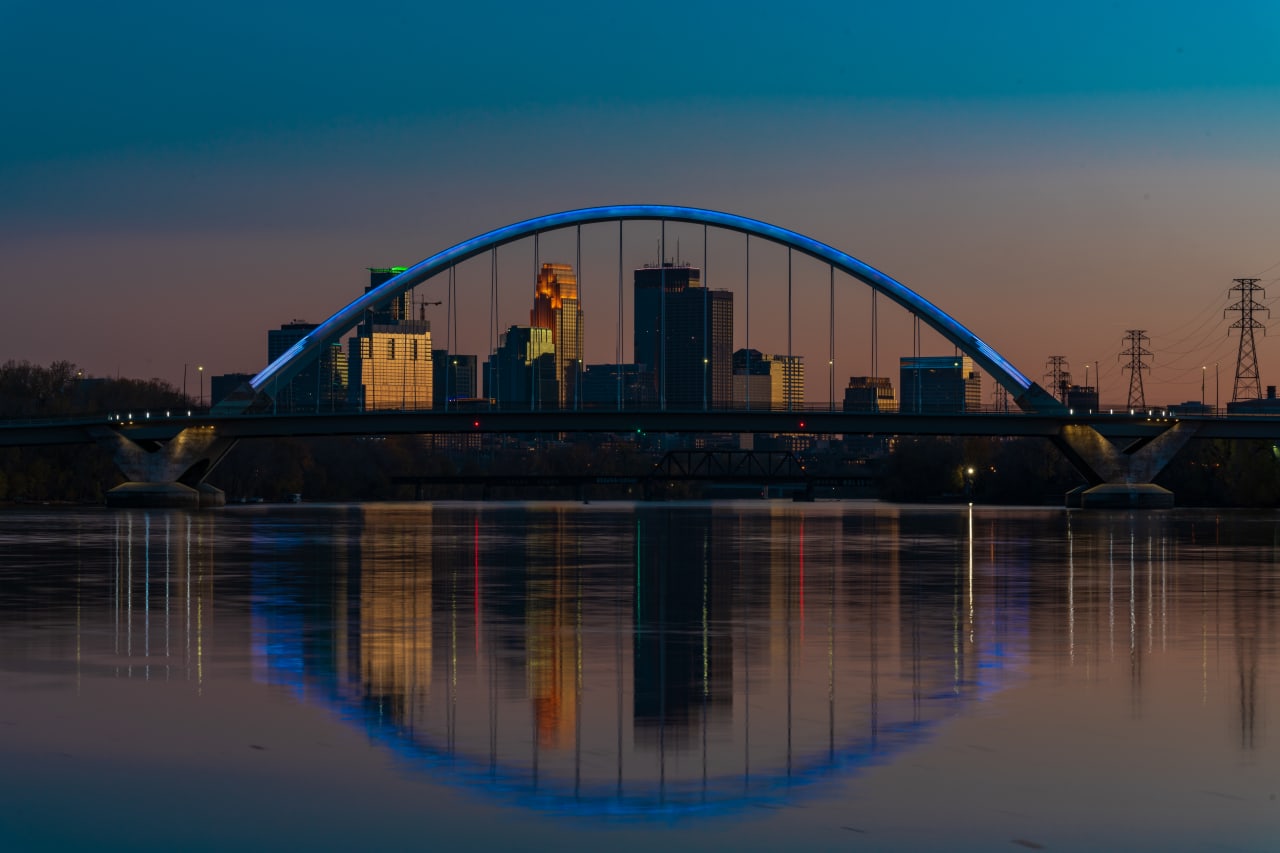 Twin Cities Light Up 'Mississippi River Blue'