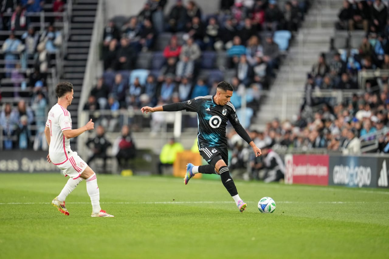 Nicolás Romero prepares to send a long pass